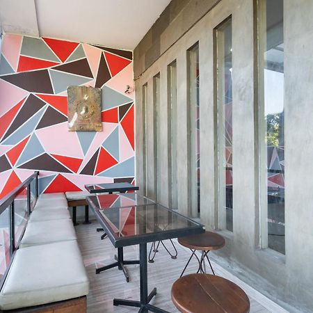 Super Oyo Flagship 91863 Metro House Hotel Surabaya Exterior photo
