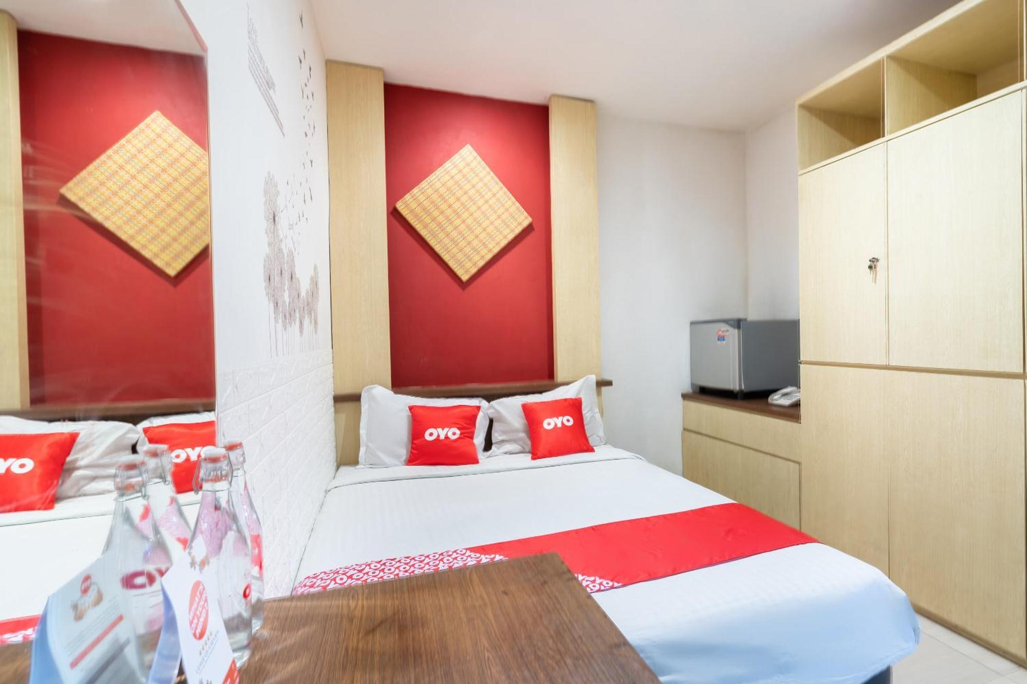 Super Oyo Flagship 91863 Metro House Hotel Surabaya Exterior photo