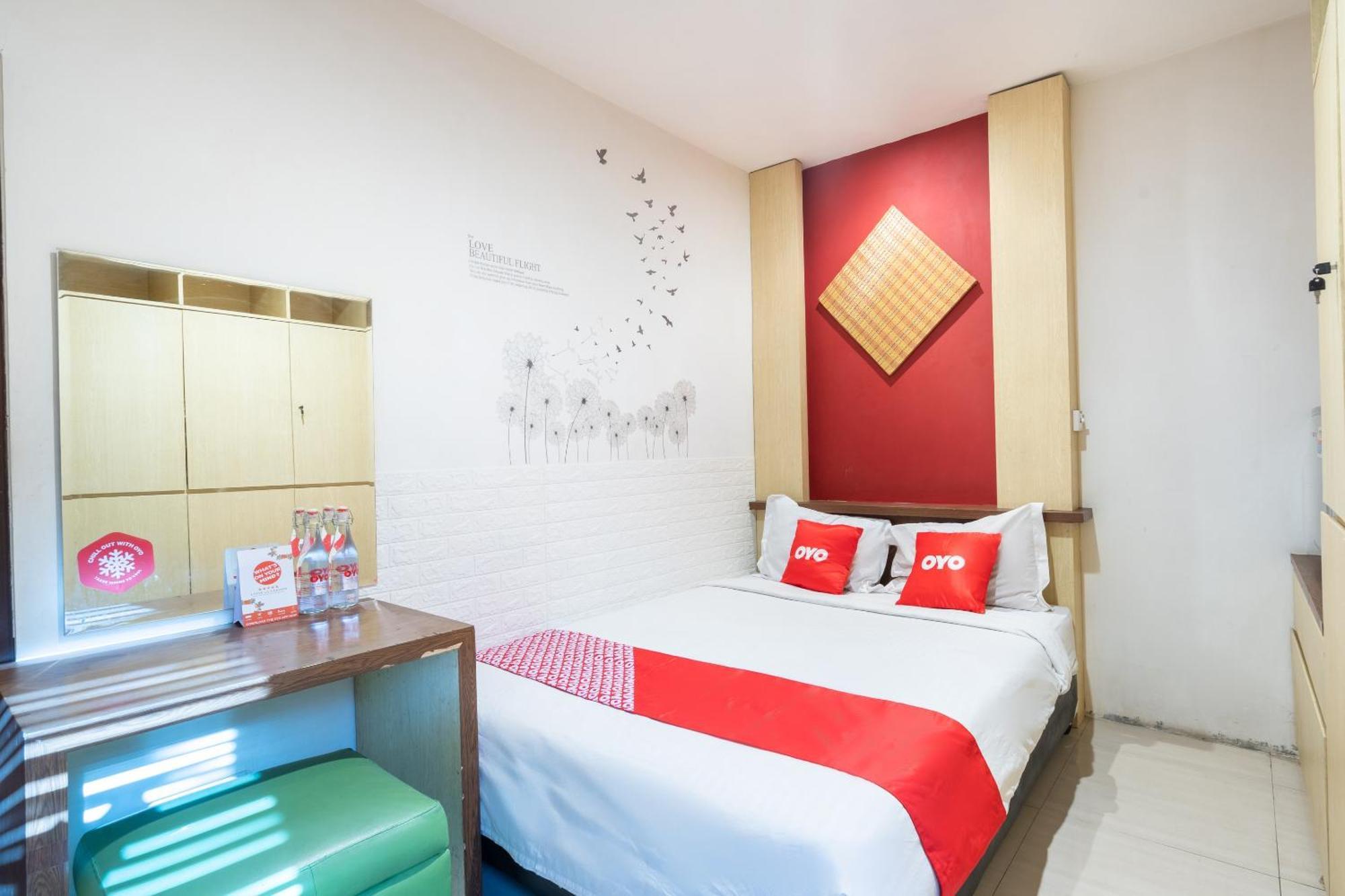 Super Oyo Flagship 91863 Metro House Hotel Surabaya Exterior photo
