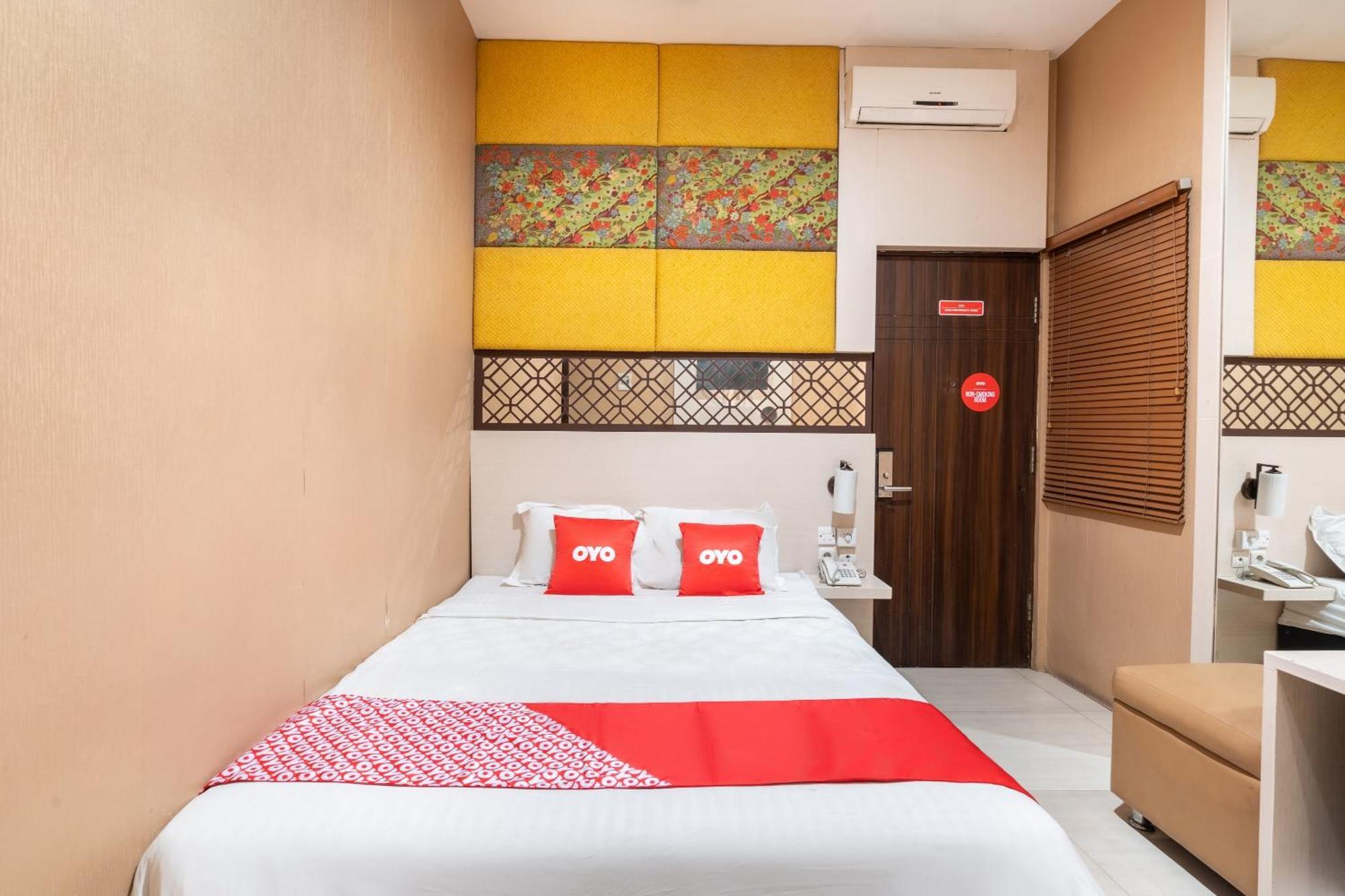 Super Oyo Flagship 91863 Metro House Hotel Surabaya Exterior photo