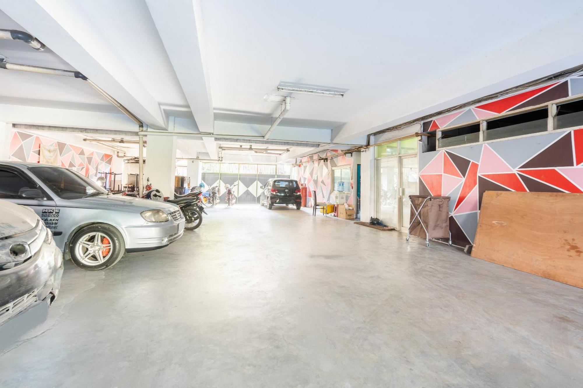 Super Oyo Flagship 91863 Metro House Hotel Surabaya Exterior photo