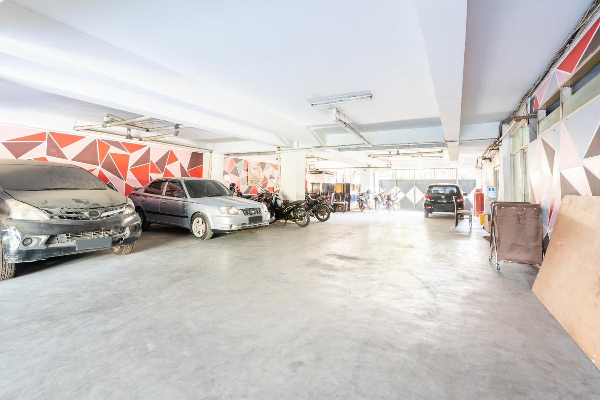Super Oyo Flagship 91863 Metro House Hotel Surabaya Exterior photo