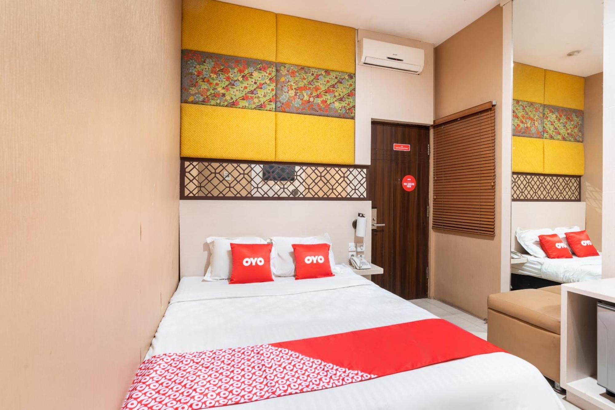 Super Oyo Flagship 91863 Metro House Hotel Surabaya Exterior photo