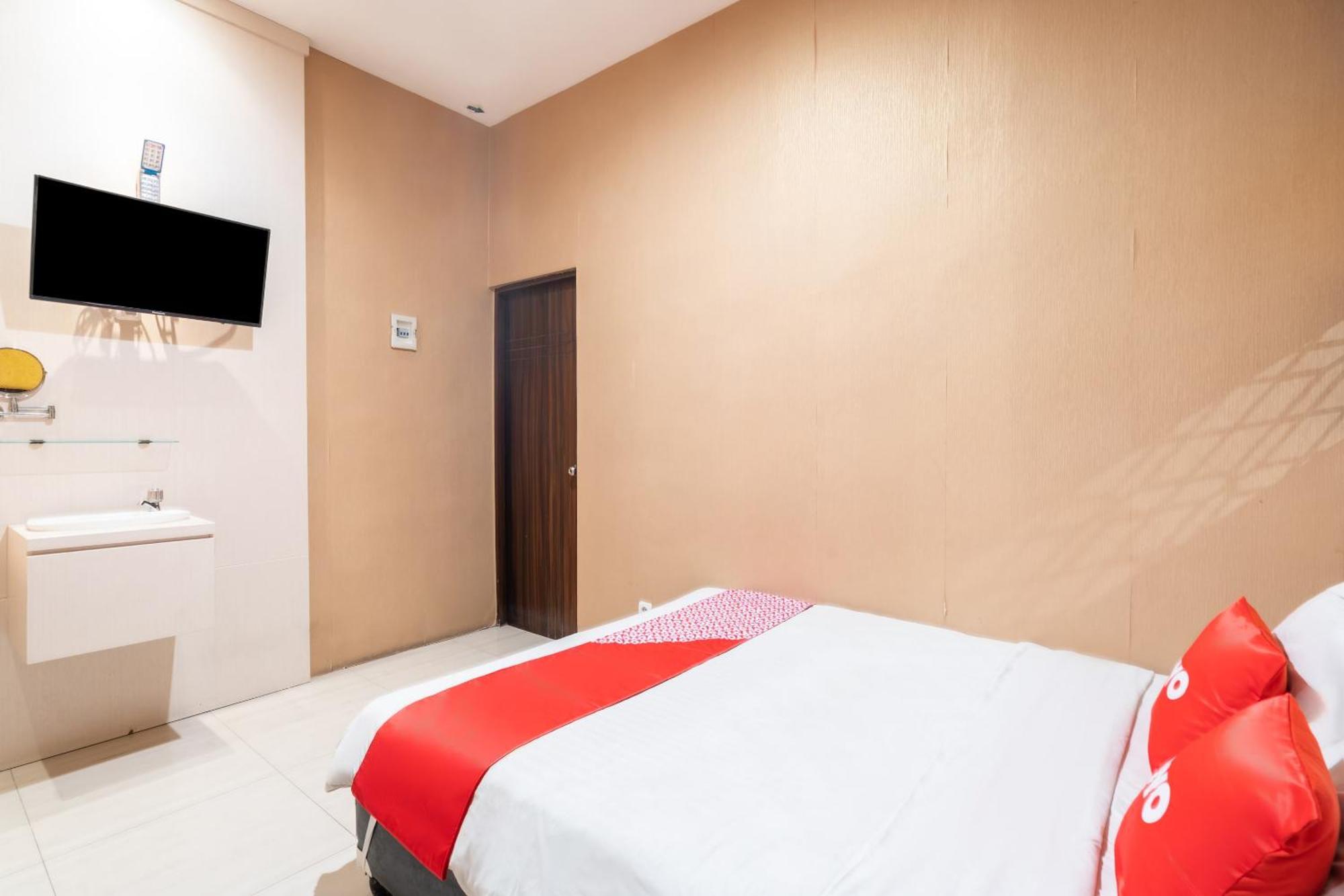 Super Oyo Flagship 91863 Metro House Hotel Surabaya Exterior photo
