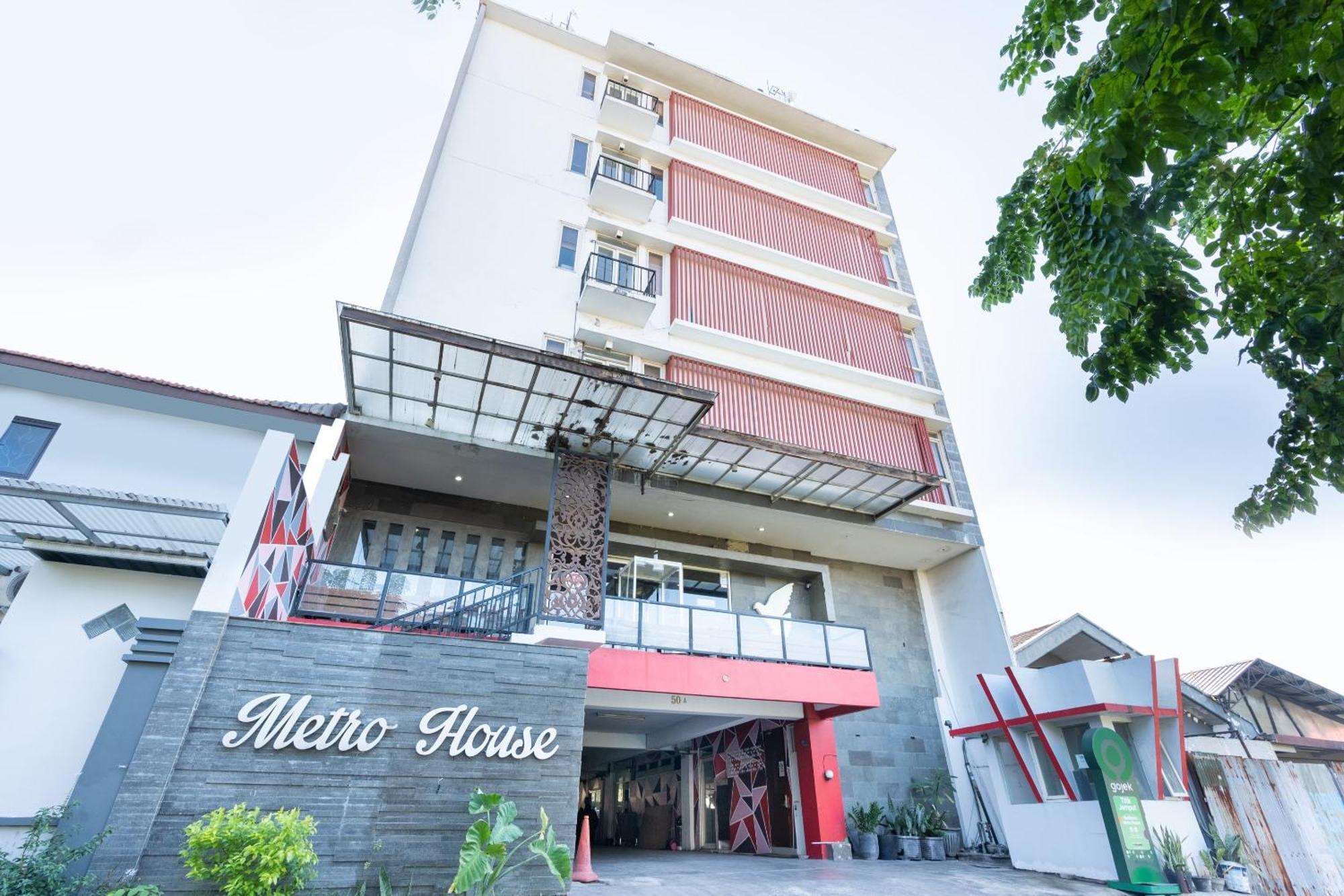 Super Oyo Flagship 91863 Metro House Hotel Surabaya Exterior photo