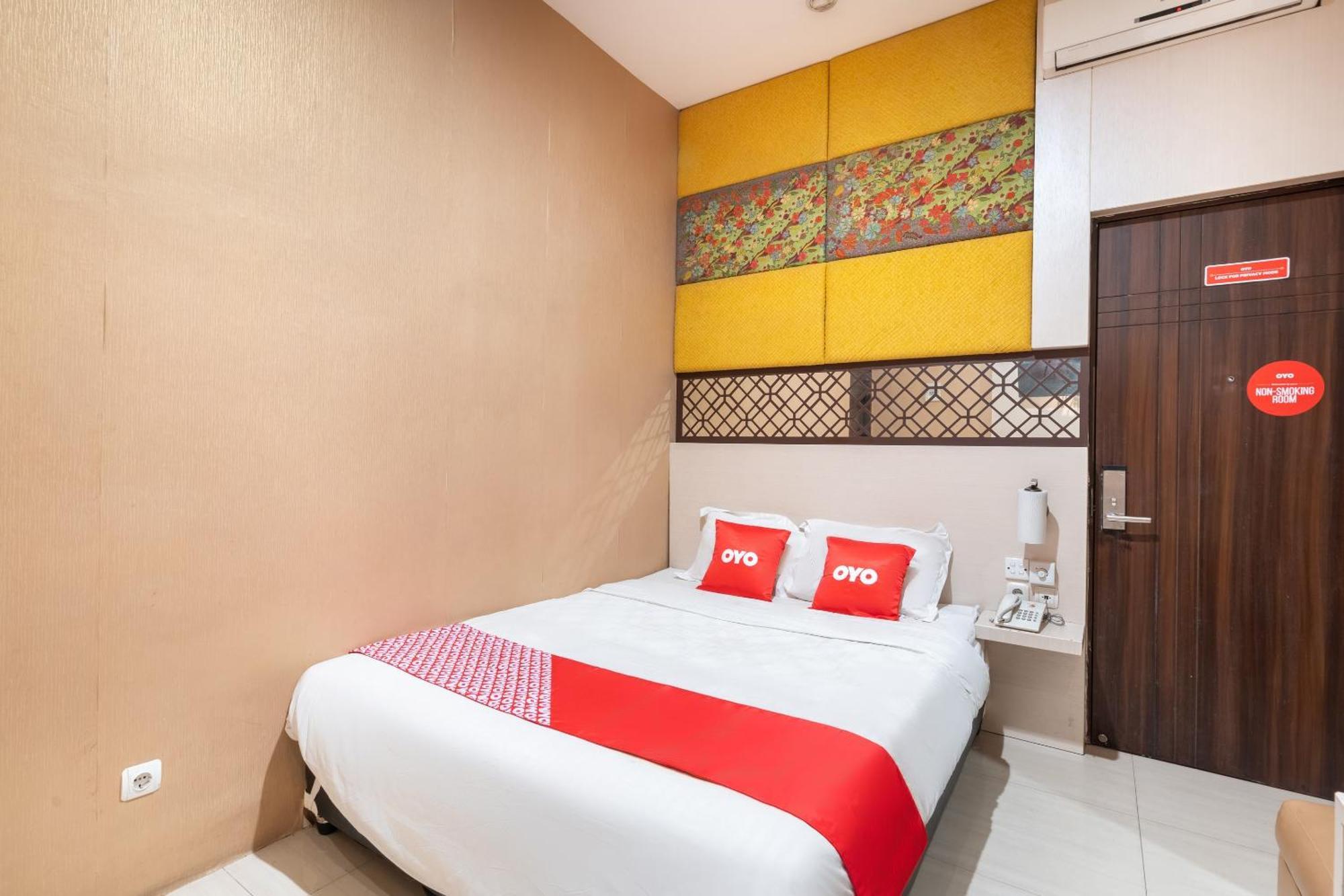 Super Oyo Flagship 91863 Metro House Hotel Surabaya Exterior photo